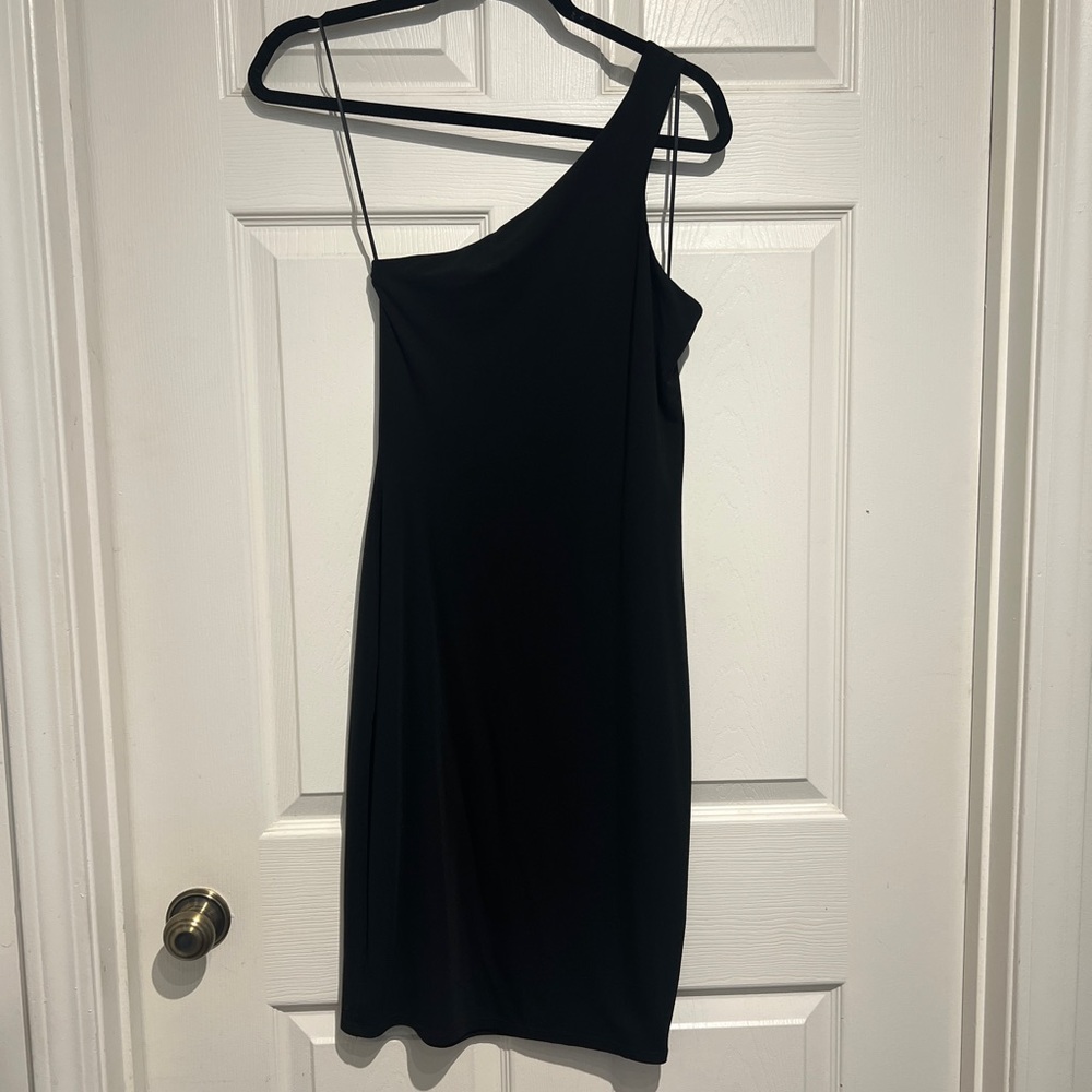 Black one shoulder express dress